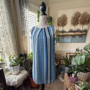 EUC A.Byer Women’s Blue Patterned Sleeveless Dress